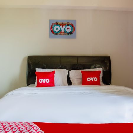 ホテル Oyo 2582 アパルトメン スルポン グリーン ビュー タンゲラン エクステリア 写真